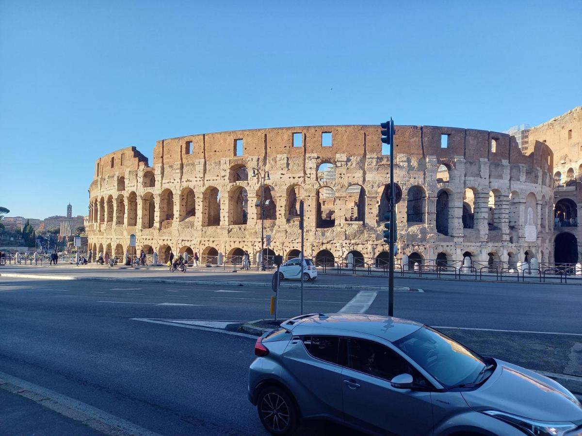 Colosseo Con Il Cuore Roma Dış mekan fotoğraf